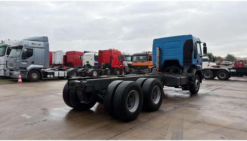 Renault KERAX 420 (LAMES / GRAND PONT / STEEL SUSP. / BIG AXLE / MANUAL GEARBOX / BOITE MANUELLE) - Cab chassis truck: picture 4 Renault KERAX 420 (LAMES / GRAND PONT / STEEL SUSP. / BIG AXLE / MANUAL GEARBOX / BOITE MANUELLE) - Cab chassis truck: picture 4