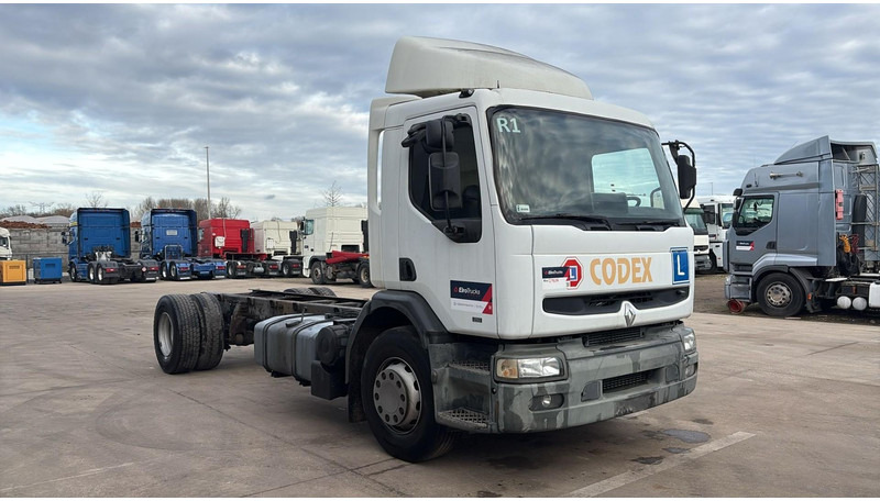 Renault Premium 250 (POMPE MANUELLE / MANUAL PUMP) - Cab chassis truck: picture 2 Renault Premium 250 (POMPE MANUELLE / MANUAL PUMP) - Cab chassis truck: picture 2