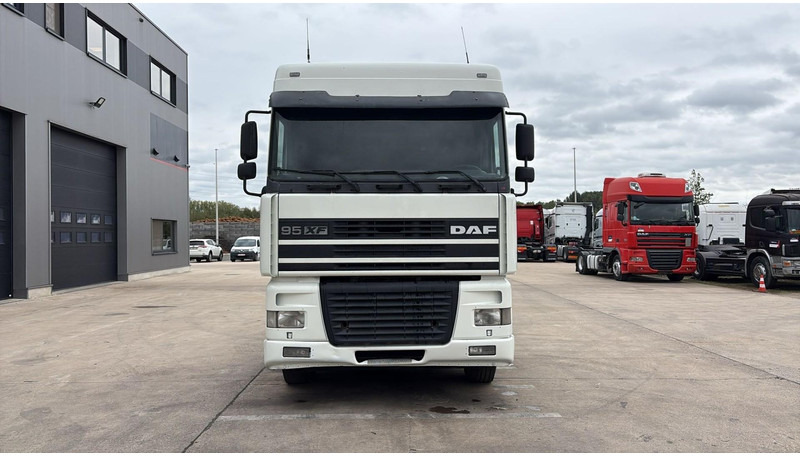 DAF 95 XF 430 (EURO 3 / BOITE MANUELLE / MANUAL GEARBOX) - Tractor unit: picture 2 DAF 95 XF 430 (EURO 3 / BOITE MANUELLE / MANUAL GEARBOX) - Tractor unit: picture 2