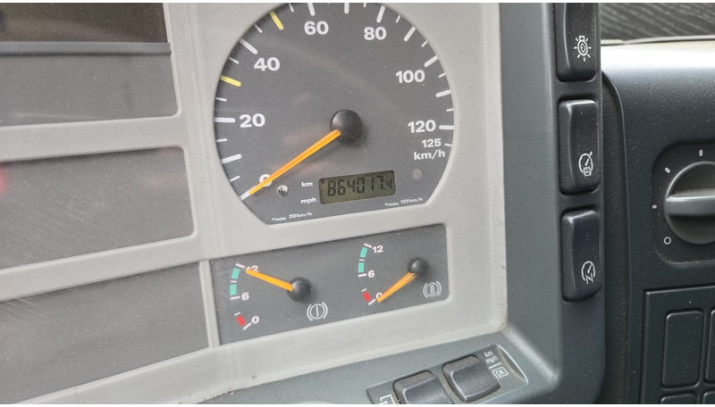 Tractor unit MAN TGA 18.410 (864.000 KM / MANUAL PUMP / MANUAL GEARBOX / RETARDER / POMPE MANUELLE): picture 19