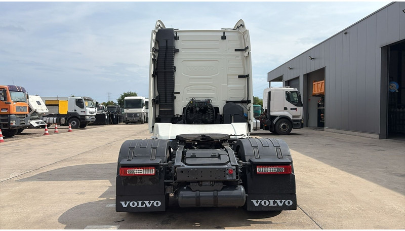 Volvo FH 460 (CHASSIS 2015 / PERFECT CONDITION / CLEAN CHASSIS) - Tractor unit: picture 5 Volvo FH 460 (CHASSIS 2015 / PERFECT CONDITION / CLEAN CHASSIS) - Tractor unit: picture 5