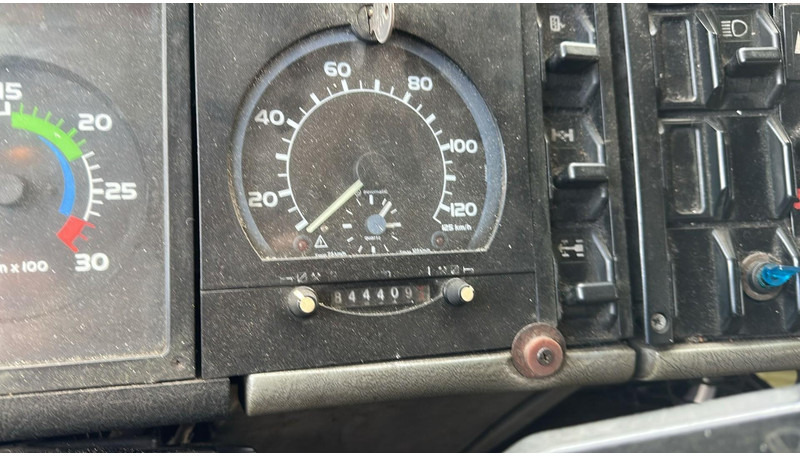 Lease a Volvo FL 6-18 (12400 LITERS / 3 COMPARTIMENTS / EURO 2 / STEEL SUSP. / LAMES) Volvo FL 6-18 (12400 LITERS / 3 COMPARTIMENTS / EURO 2 / STEEL SUSP. / LAMES): picture 18 Lease a Volvo FL 6-18 (12400 LITERS / 3 COMPARTIMENTS / EURO 2 / STEEL SUSP. / LAMES) Volvo FL 6-18 (12400 LITERS / 3 COMPARTIMENTS / EURO 2 / STEEL SUSP. / LAMES): picture 18