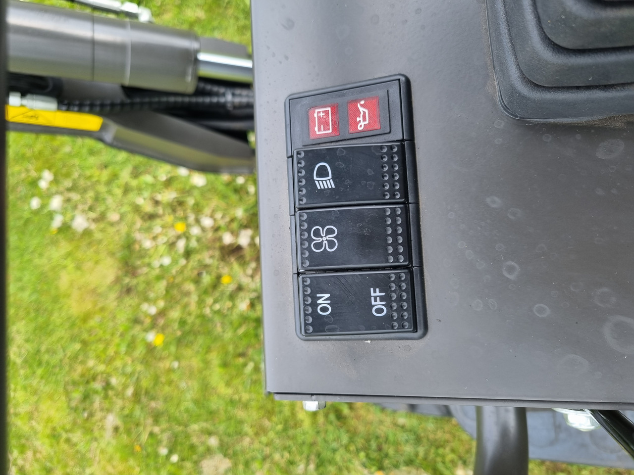 New Mini excavator WCM CTX8010: picture 10