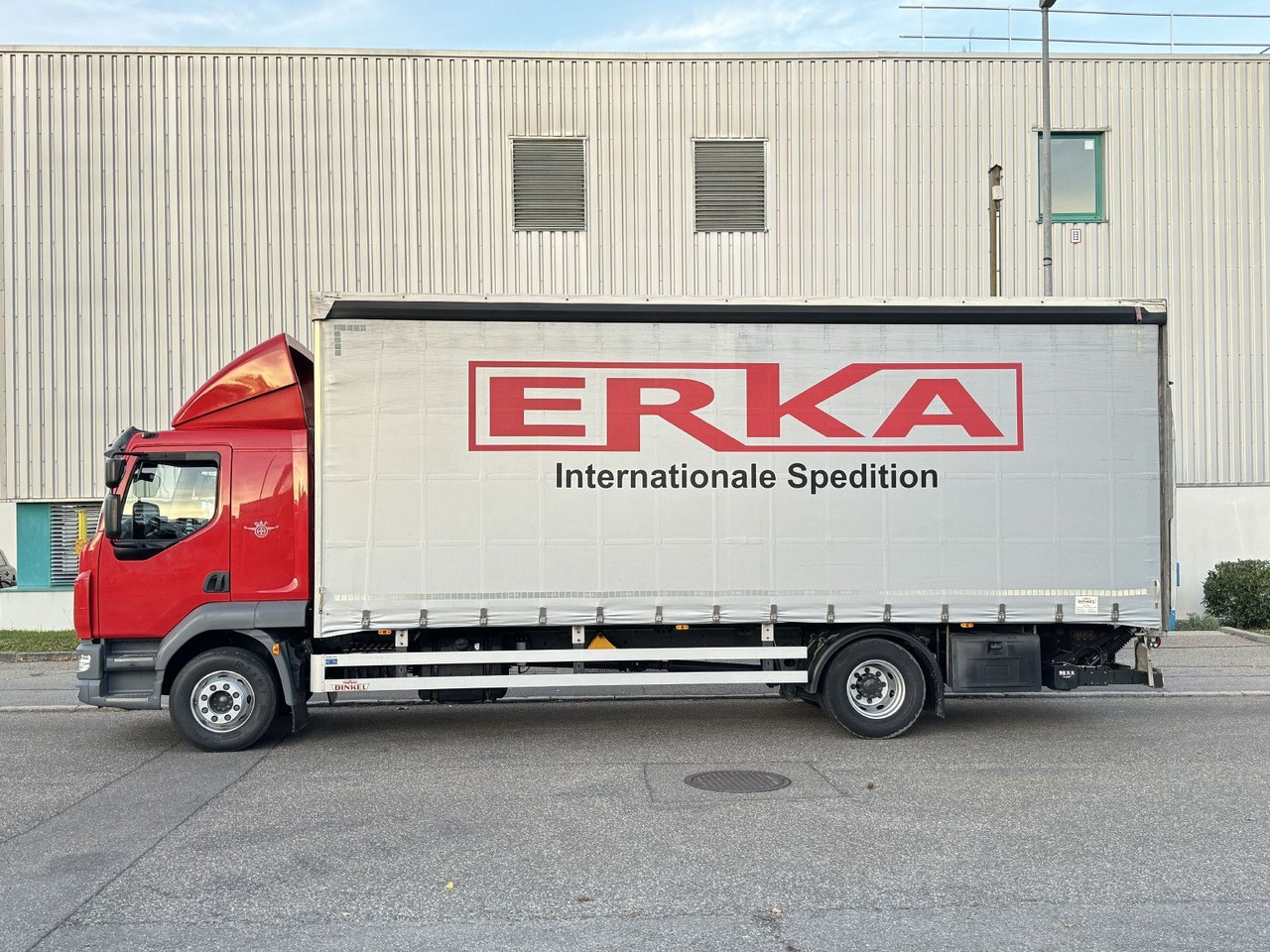 DAF LF 290 FA 16t L-Haus Schiebeplane 7,3m LBW AHK - Curtainsider truck: picture 4 DAF LF 290 FA 16t L-Haus Schiebeplane 7,3m LBW AHK - Curtainsider truck: picture 4