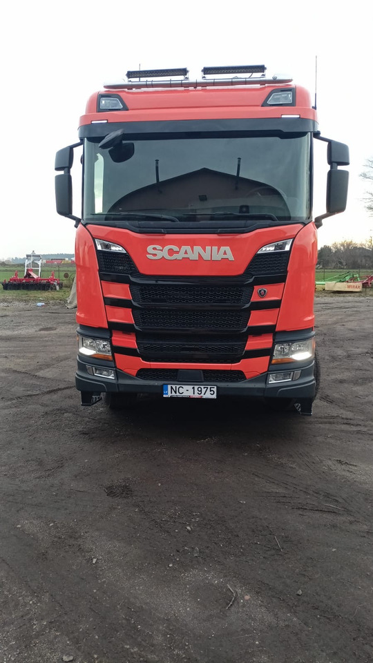 Scania R450 - Timber truck, Crane truck: picture 3 Scania R450 - Timber truck, Crane truck: picture 3