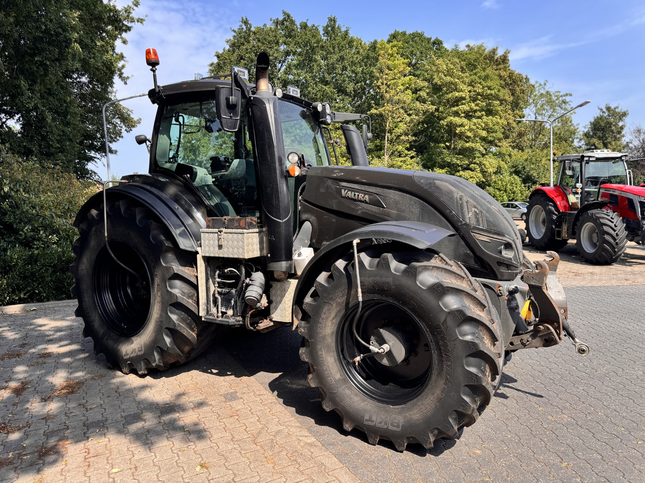 Valtra T214 Dorect - Farm tractor: picture 3 Valtra T214 Dorect - Farm tractor: picture 3