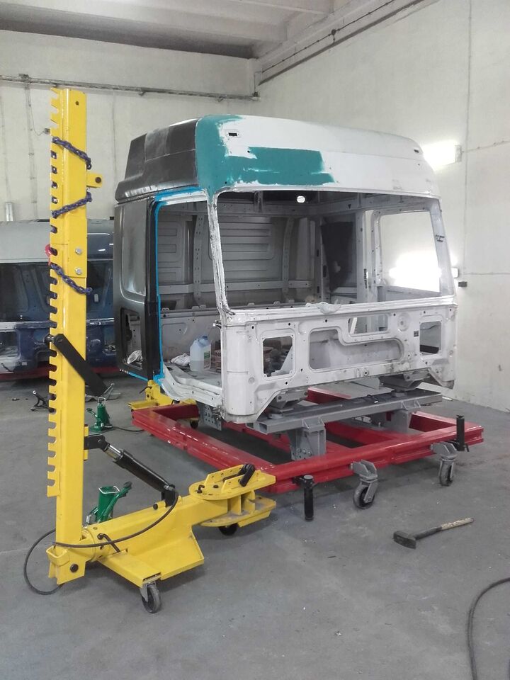 Frame for Truck Cabin Repair / Rahmen für die Reparatur von Lkw-Fahrerhäusern / Rám pro opravu kabin nákladních vozidel / Cadru pentru repararea cabinelor camioanelor - Automotive service equipment: picture 2 Frame for Truck Cabin Repair / Rahmen für die Reparatur von Lkw-Fahrerhäusern / Rám pro opravu kabin nákladních vozidel / Cadru pentru repararea cabinelor camioanelor - Automotive service equipment: picture 2