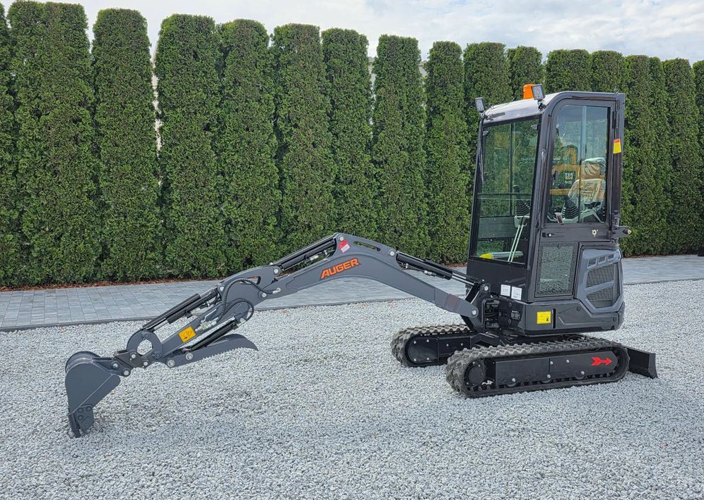 Kubota AUGER NM 18, SILNIK KUBOTA, 3 ŁYŻKI, MINIKOPARKA - Mini excavator: picture 3 Kubota AUGER NM 18, SILNIK KUBOTA, 3 ŁYŻKI, MINIKOPARKA - Mini excavator: picture 3