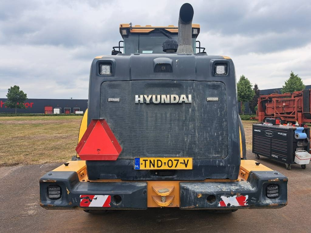 Hyundai HL940 - Wheel loader: picture 4 Hyundai HL940 - Wheel loader: picture 4