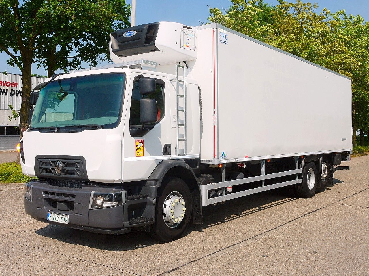 Renault D 26.320 6x2 KUHLKOFFER CARRIER SUPRA 850 XL CAB - Refrigerator truck: picture 2 Renault D 26.320 6x2 KUHLKOFFER CARRIER SUPRA 850 XL CAB - Refrigerator truck: picture 2