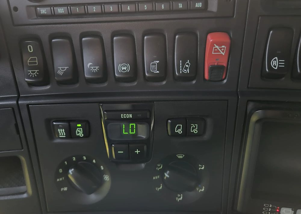 Tractor unit Scania R410: picture 19