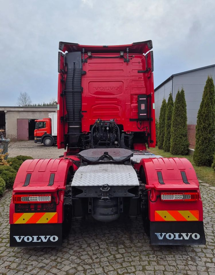 Volvo FH GLOBETROTTER - Tractor unit: picture 5 Volvo FH GLOBETROTTER - Tractor unit: picture 5