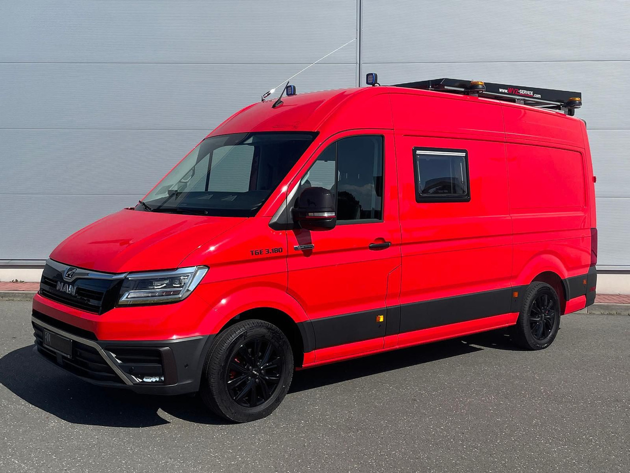 MAN TGE 3.180 L3H3 Individual S BF3+ BEGLEITFAHRZEUG - Passenger van: picture 1 MAN TGE 3.180 L3H3 Individual S BF3+ BEGLEITFAHRZEUG - Passenger van: picture 1