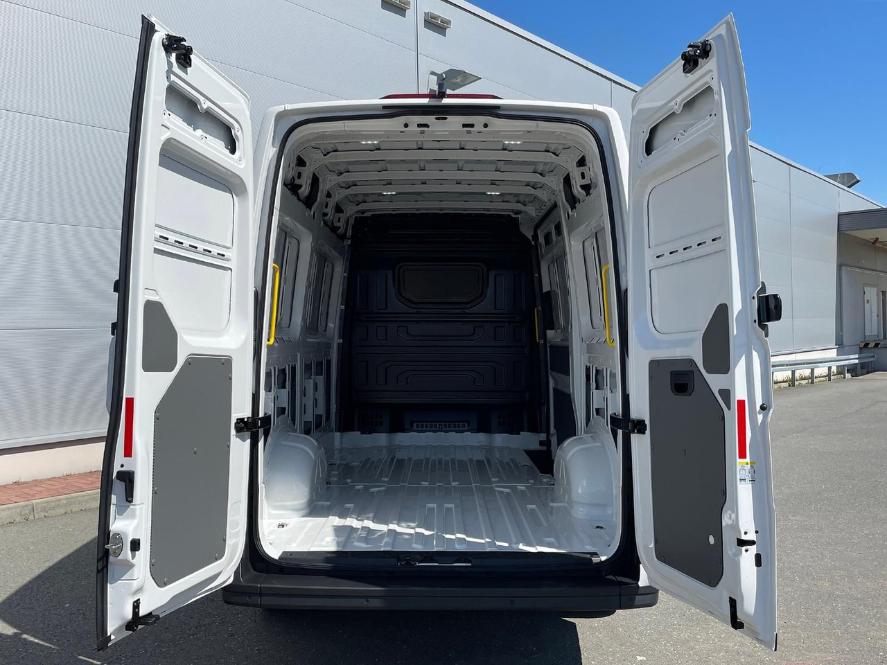 Panel van MAN TGE 3.180 L3H3 Kasten STANDHZ ACC NAVI KAMERA: picture 27