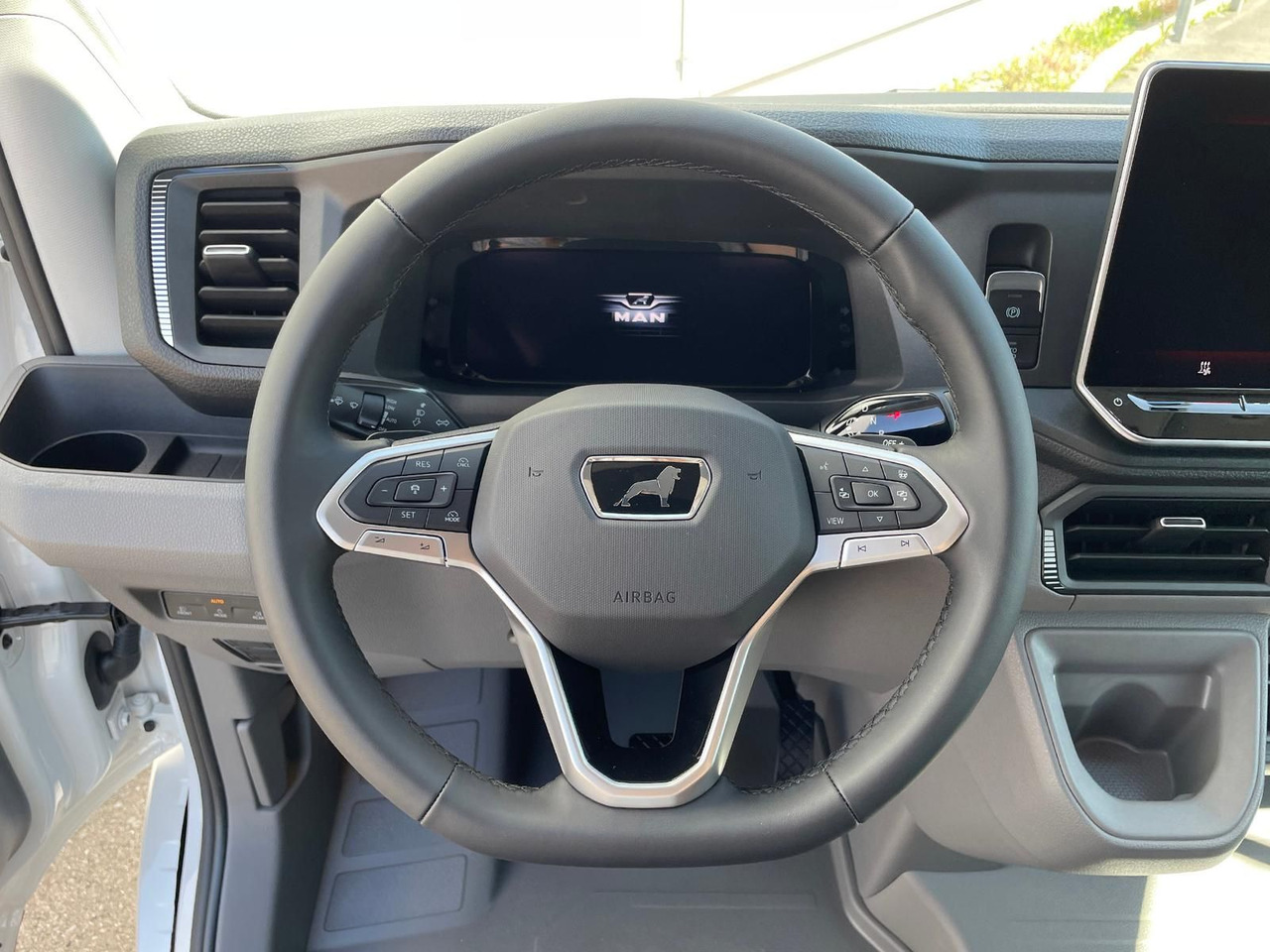 Panel van MAN TGE 3.180 L3H3 Kasten STANDHZ ACC NAVI KAMERA: picture 13