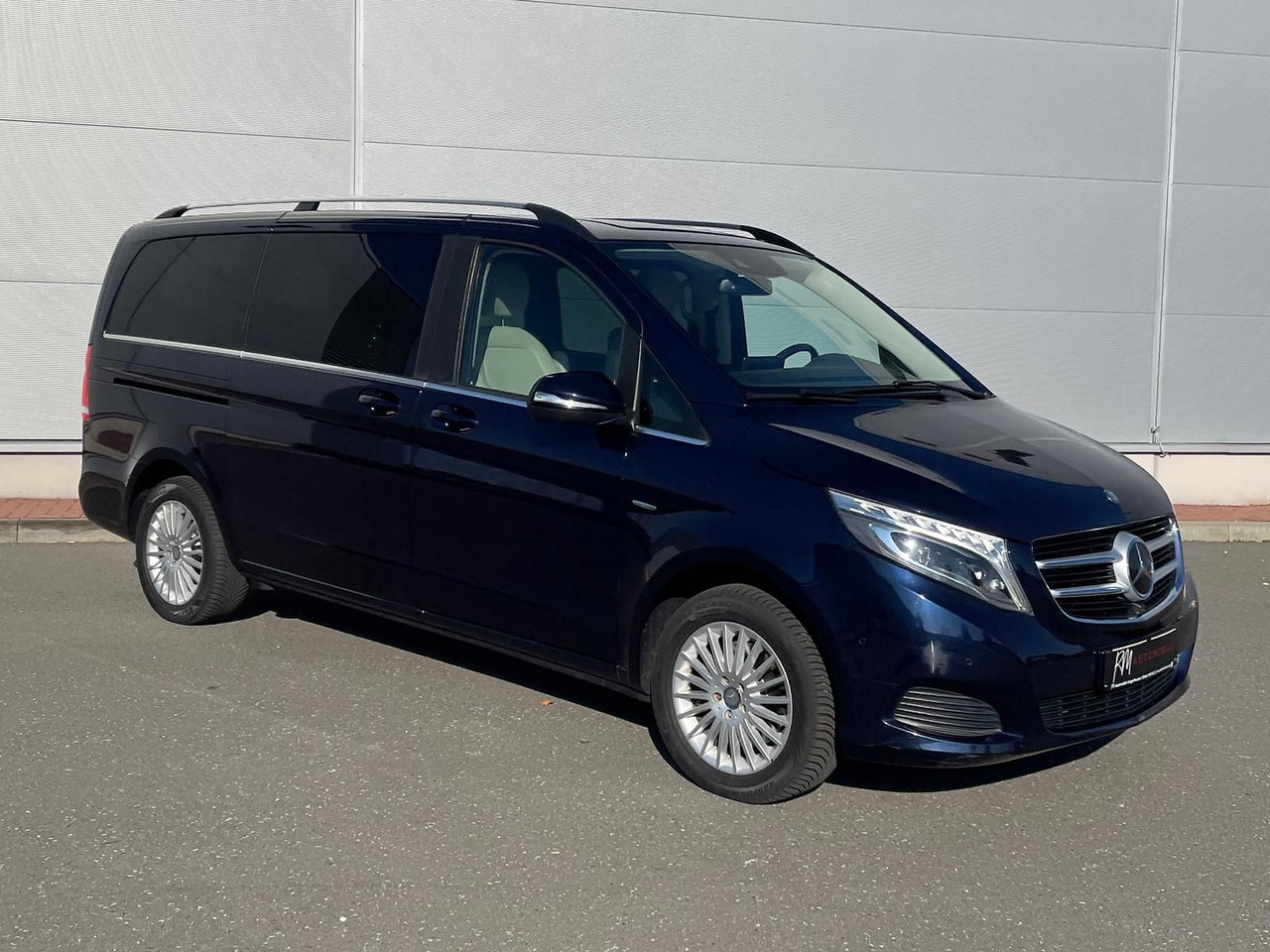 Mercedes-Benz V 250 d Avantgarde 360°KAMERA LED ALLRAD - Passenger van: picture 2 Mercedes-Benz V 250 d Avantgarde 360°KAMERA LED ALLRAD - Passenger van: picture 2