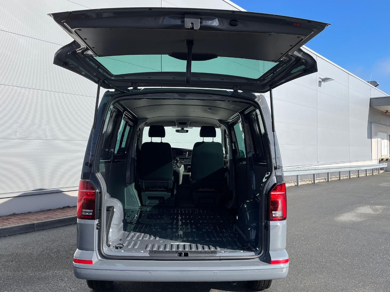 Passenger van Volkswagen T6.1 Transporter Kasten 4M ACC PDC KAMERA STANDH: picture 9