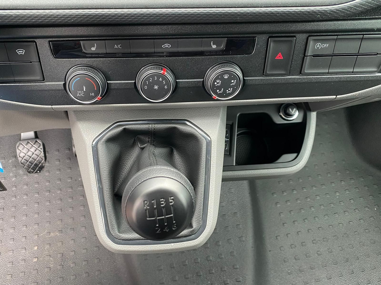 Panel van Volkswagen T6.1 Transporter Kasten lang LED PDC KLIMA SITZH: picture 26
