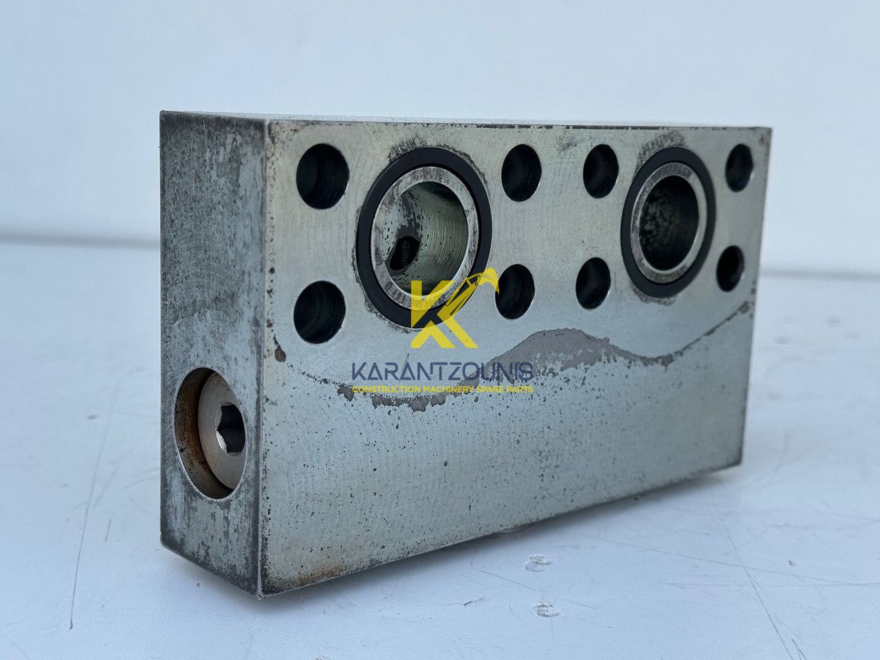 Liebherr Dämpfungsventil ID-Nr.10121777. P924 COMP, P926, R926, R916, R922, R924 COMP, R924, R926 COMP, R926, R930, R936, R946, R950 T, R960 T. #10121777.43199# - Swing motor for Construction machinery: picture 4 Liebherr Dämpfungsventil ID-Nr.10121777. P924 COMP, P926, R926, R916, R922, R924 COMP, R924, R926 COMP, R926, R930, R936, R946, R950 T, R960 T. #10121777.43199# - Swing motor for Construction machinery: picture 4