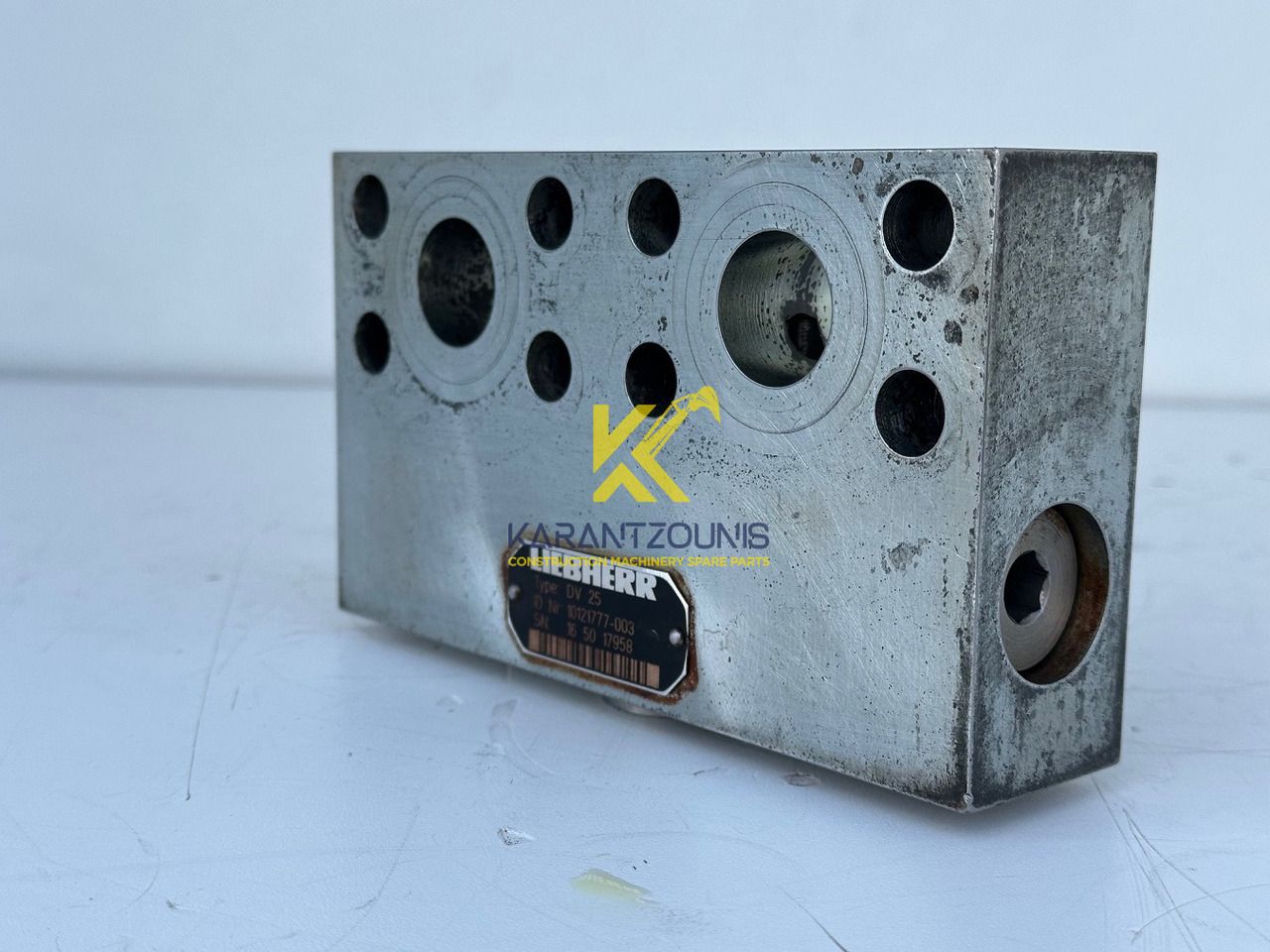 Liebherr Dämpfungsventil ID-Nr.10121777. P924 COMP, P926, R926, R916, R922, R924 COMP, R924, R926 COMP, R926, R930, R936, R946, R950 T, R960 T. #10121777.43199# - Swing motor for Construction machinery: picture 1 Liebherr Dämpfungsventil ID-Nr.10121777. P924 COMP, P926, R926, R916, R922, R924 COMP, R924, R926 COMP, R926, R930, R936, R946, R950 T, R960 T. #10121777.43199# - Swing motor for Construction machinery: picture 1