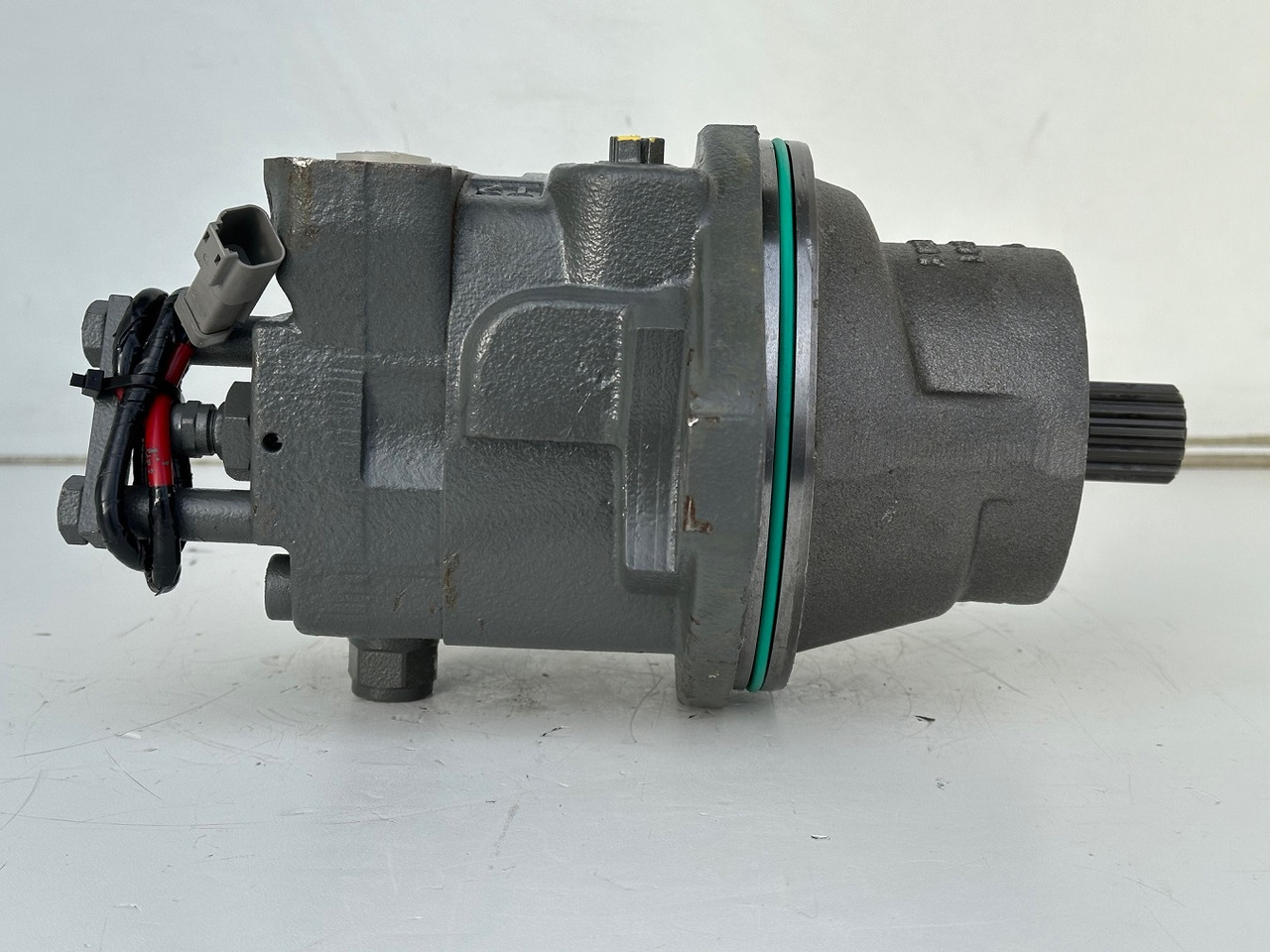 Liebherr Hydraulikeinbaumotor FMF045, ID-Nr.10132702. A924, LH30C, LH30M, LH35M, LH35MT, LH40C, LH40CP, LH40M, LH40MP, LH50CHR, LH50M, LH50MHR, LH50MT. #23.12.01811# - Hydraulic motor for Construction machinery: picture 5 Liebherr Hydraulikeinbaumotor FMF045, ID-Nr.10132702. A924, LH30C, LH30M, LH35M, LH35MT, LH40C, LH40CP, LH40M, LH40MP, LH50CHR, LH50M, LH50MHR, LH50MT. #23.12.01811# - Hydraulic motor for Construction machinery: picture 5