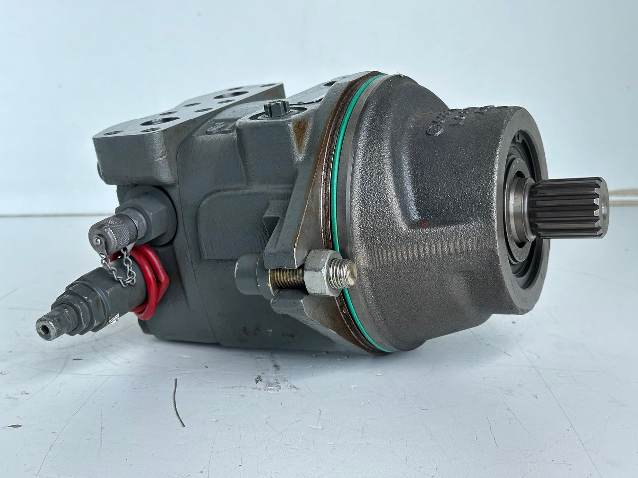 Liebherr Hydraulikeinbaumotor Typ:FMF058, ID-Nr.10122576 - ID-Nr.10145827 - ID-Nr.11371069. LOS1906, P924 COMP , R906, R906 PROTO, R916, R922, R924, R924 COMP, R926 COMP, R926 K LC. #39780# - Hydraulic motor for Excavator: picture 2 Liebherr Hydraulikeinbaumotor Typ:FMF058, ID-Nr.10122576 - ID-Nr.10145827 - ID-Nr.11371069. LOS1906, P924 COMP , R906, R906 PROTO, R916, R922, R924, R924 COMP, R926 COMP, R926 K LC. #39780# - Hydraulic motor for Excavator: picture 2