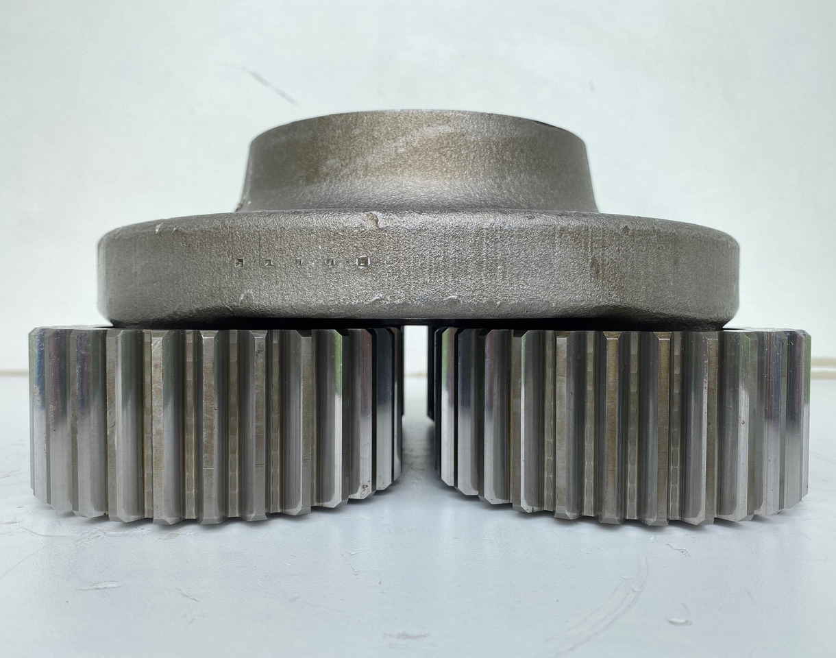 Liebherr Planetenträger ID-Nr.90203516 mit Planetenrad ID-Nr.90203494. Typ:FAT400G546. PR71605LGP-1823. PR716LGP-1423. PR716XL-1422. - Final drive for Bulldozer: picture 4 Liebherr Planetenträger ID-Nr.90203516 mit Planetenrad ID-Nr.90203494. Typ:FAT400G546. PR71605LGP-1823. PR716LGP-1423. PR716XL-1422. - Final drive for Bulldozer: picture 4