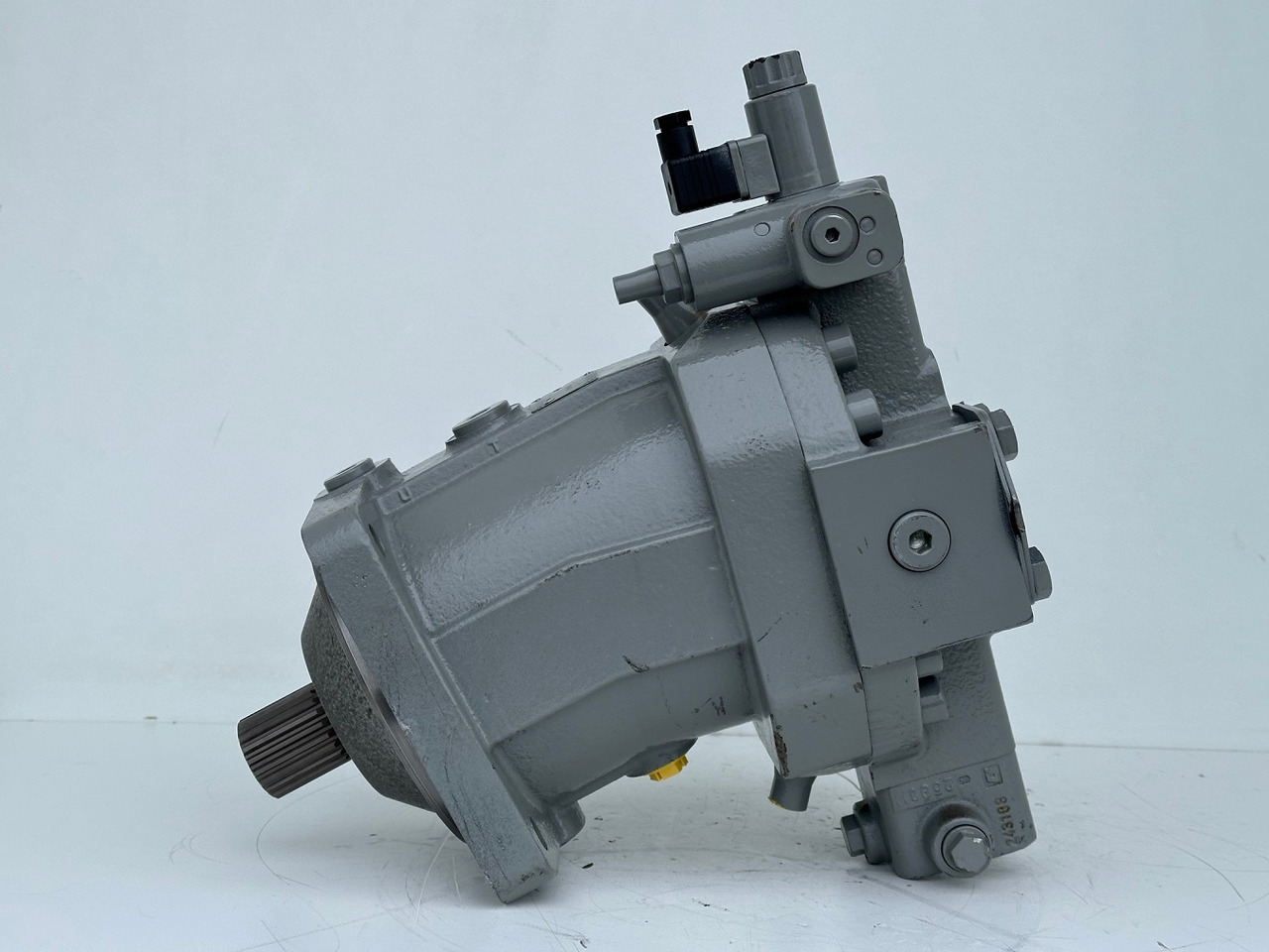 Liebherr Verstellmotor ID-Nr.510240108 - Hydromatik Rexroth Axialkolben-Verstellmotor Typ:A6VM140EP2D/63W-VZB017HB. #24338069# - Hydraulic motor for Crawler crane: picture 3 Liebherr Verstellmotor ID-Nr.510240108 - Hydromatik Rexroth Axialkolben-Verstellmotor Typ:A6VM140EP2D/63W-VZB017HB. #24338069# - Hydraulic motor for Crawler crane: picture 3