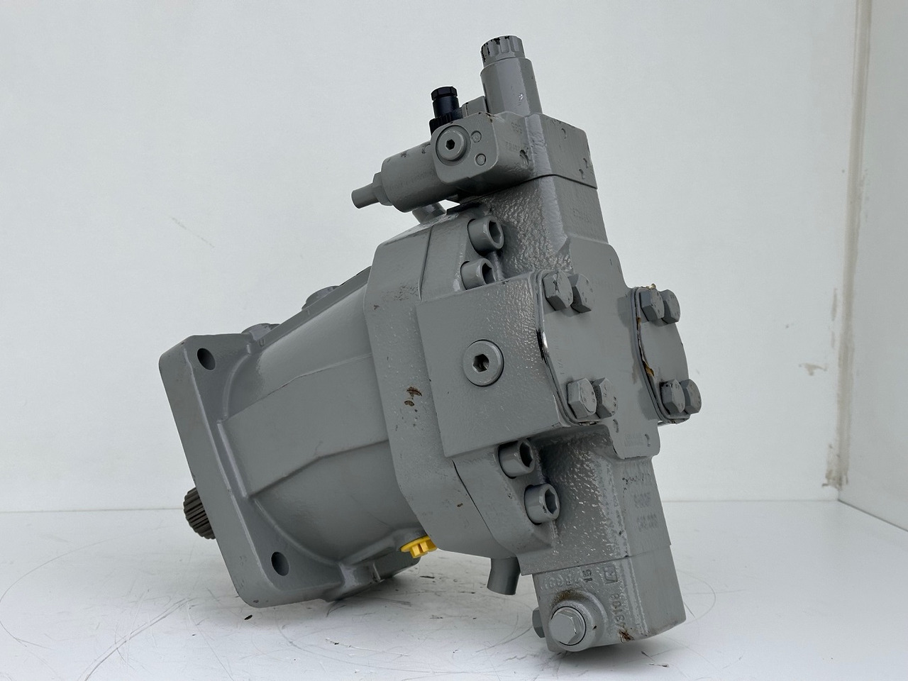 Liebherr Verstellmotor ID-Nr.510240108 - Hydromatik Rexroth Axialkolben-Verstellmotor Typ:A6VM140EP2D/63W-VZB017HB. #24338070# - Hydraulic motor for Crawler crane: picture 3 Liebherr Verstellmotor ID-Nr.510240108 - Hydromatik Rexroth Axialkolben-Verstellmotor Typ:A6VM140EP2D/63W-VZB017HB. #24338070# - Hydraulic motor for Crawler crane: picture 3