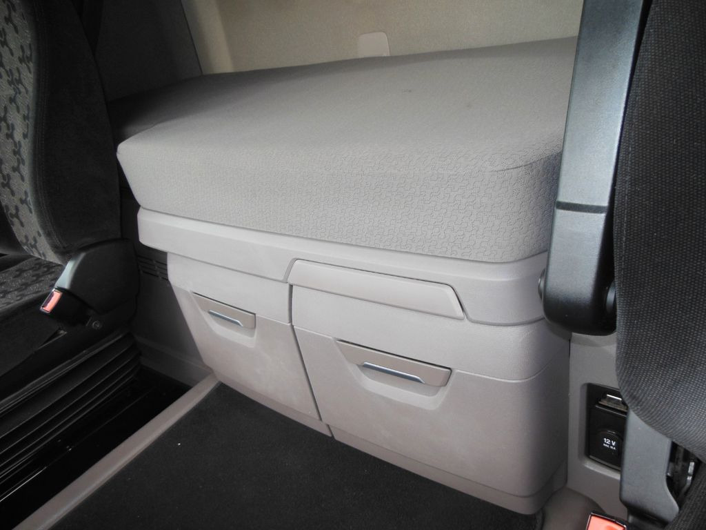 Tractor unit Scania R450 LOWDECK, RETARDER, STANDKLIMA, VOLL LUFT: picture 11