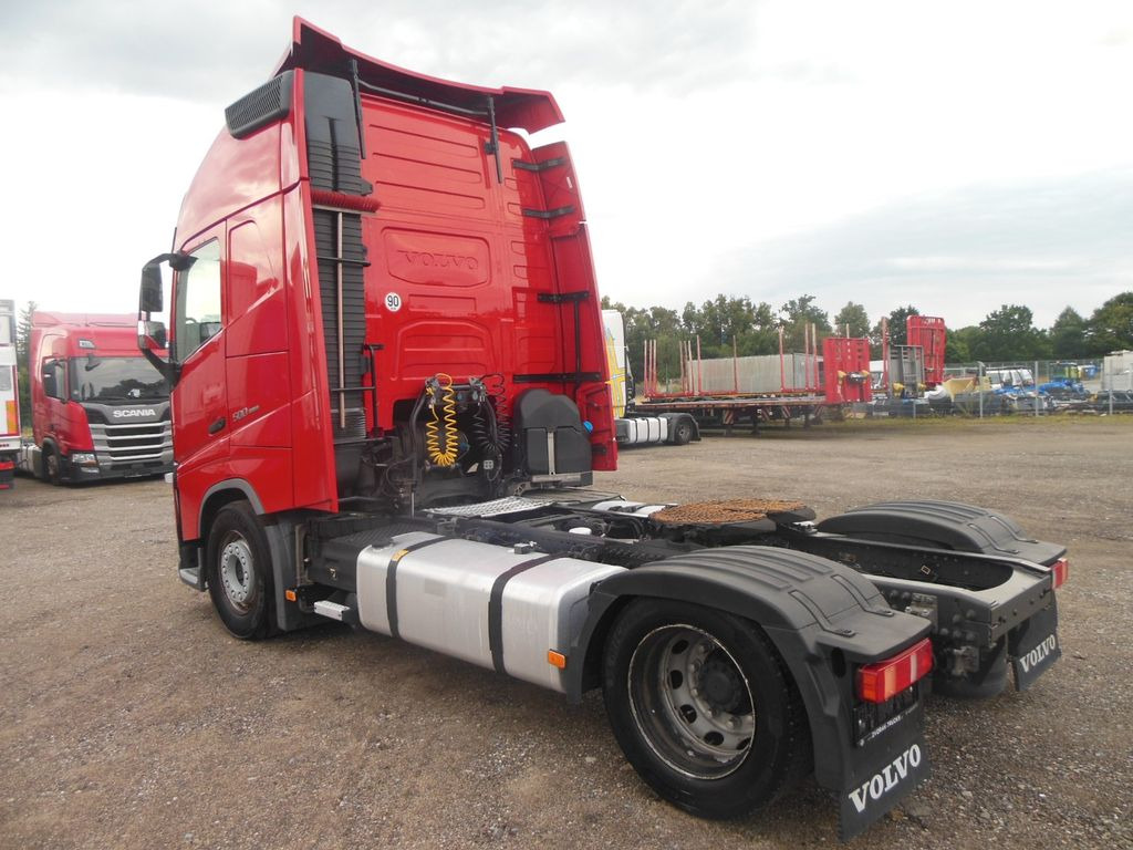 Volvo FH 13/500, LOWDECK, GLOBE XL, I PARK COOL, TOP!! Volvo FH 13/500, LOWDECK, GLOBE XL, I PARK COOL, TOP!! - Tractor unit: picture 4 Volvo FH 13/500, LOWDECK, GLOBE XL, I PARK COOL, TOP!! Volvo FH 13/500, LOWDECK, GLOBE XL, I PARK COOL, TOP!! - Tractor unit: picture 4