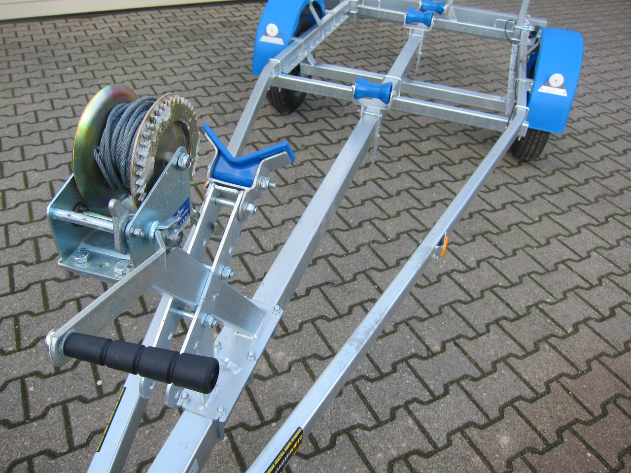 Bootsanhänger Boattrailer Neptun NAVY N7-17 Trailer 750kg mit Winde Winter Online Aktion - Boat trailer: picture 5 Bootsanhänger Boattrailer Neptun NAVY N7-17 Trailer 750kg mit Winde Winter Online Aktion - Boat trailer: picture 5