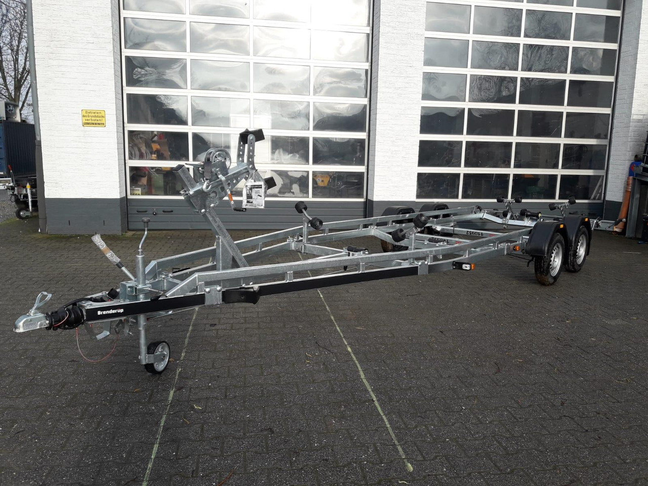 Brenderup Bootstrailer Premium 242000 TB SR 2000 Superrollen Winde Boote bis 650cm 2000kg 312268 - Boat trailer: picture 1 Brenderup Bootstrailer Premium 242000 TB SR 2000 Superrollen Winde Boote bis 650cm 2000kg 312268 - Boat trailer: picture 1