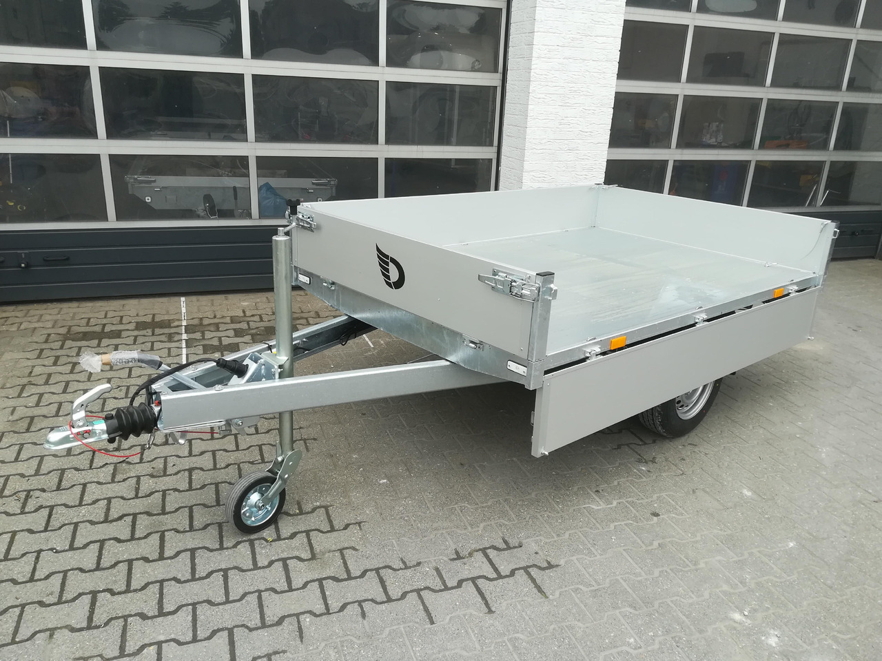 Cheval Liberte Debon Kipper PW 0 Lux Elektro 250x155x30cm 1500kg Januar Online Aktion - Tipper trailer: picture 5 Cheval Liberte Debon Kipper PW 0 Lux Elektro 250x155x30cm 1500kg Januar Online Aktion - Tipper trailer: picture 5
