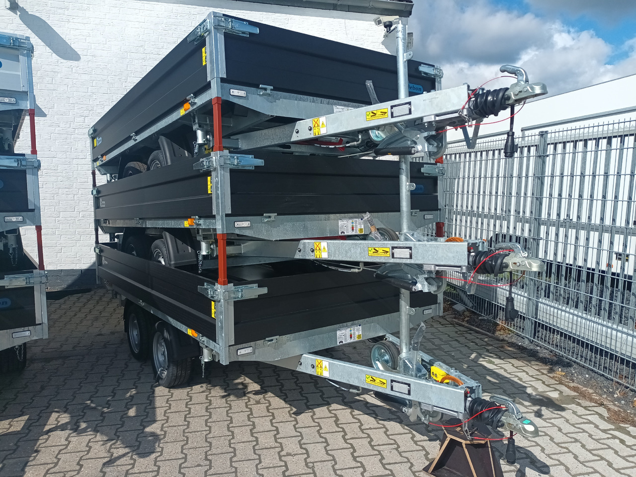 Cheval Liberte Kipper PW 3.3 35 black 330x180x35cm Elektro 3500kg Modell 09.2024 - Tipper trailer: picture 1 Cheval Liberte Kipper PW 3.3 35 black 330x180x35cm Elektro 3500kg Modell 09.2024 - Tipper trailer: picture 1