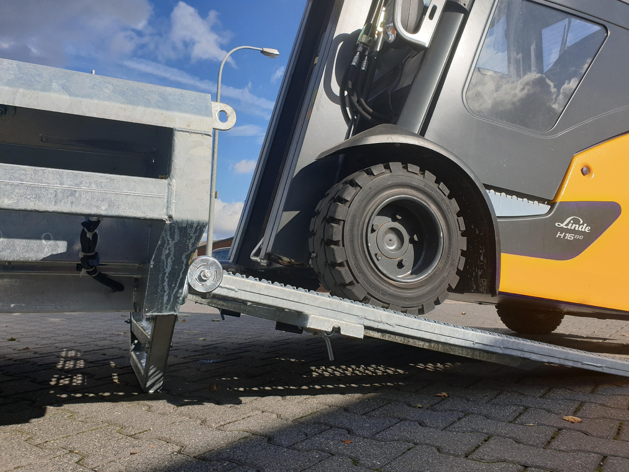 HULCO TERRAX Aluboden 294x150x27cm Heckrampe 150cm (M) 3500kg - Plant trailer: picture 3 HULCO TERRAX Aluboden 294x150x27cm Heckrampe 150cm (M) 3500kg - Plant trailer: picture 3