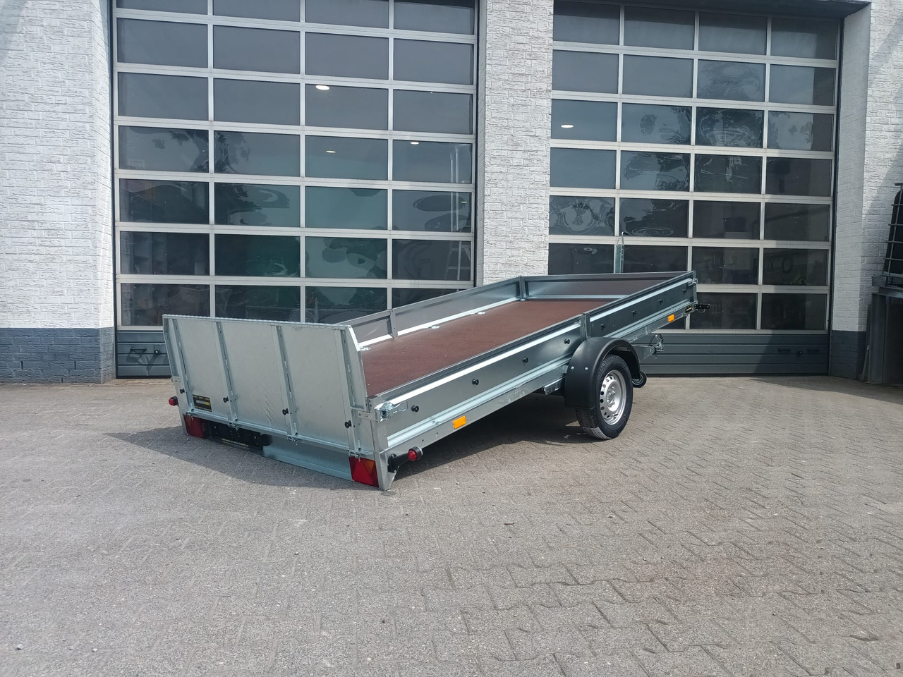 Kleinfahrzeug Universal Transporter Multi XL easyload ankippbar Blattfederung 100km/H 750kg - Plant trailer: picture 4 Kleinfahrzeug Universal Transporter Multi XL easyload ankippbar Blattfederung 100km/H 750kg - Plant trailer: picture 4