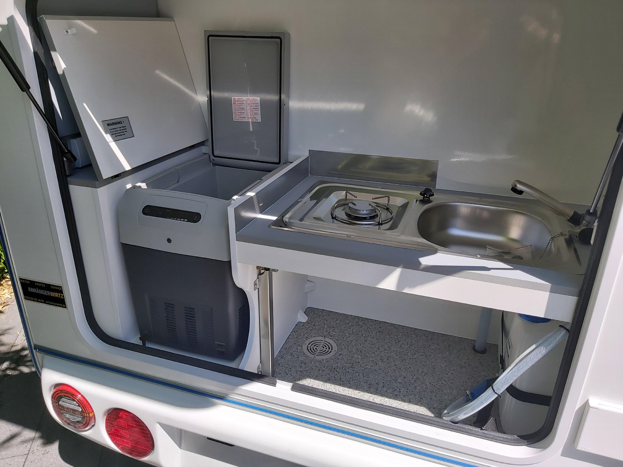 Caravan Mini Camper Mini Tommy TMC25 Basic V1 252x140x121cm Küche 100km/H 750kg ohne Bremse Winter Aktion: picture 11