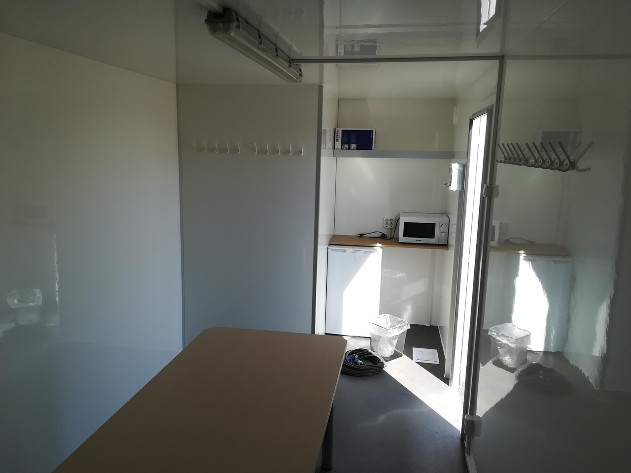 Mobiles Büro 612x222x220cm Tür + Fenster + WC Raum (XXXL) 2000kg - Construction container, Trailer: picture 4 Mobiles Büro 612x222x220cm Tür + Fenster + WC Raum (XXXL) 2000kg - Construction container, Trailer: picture 4