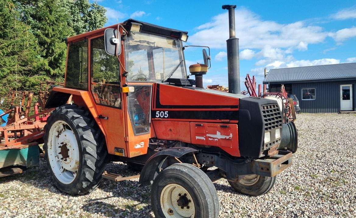 Valmet 505 - Farm tractor: picture 1 Valmet 505 - Farm tractor: picture 1
