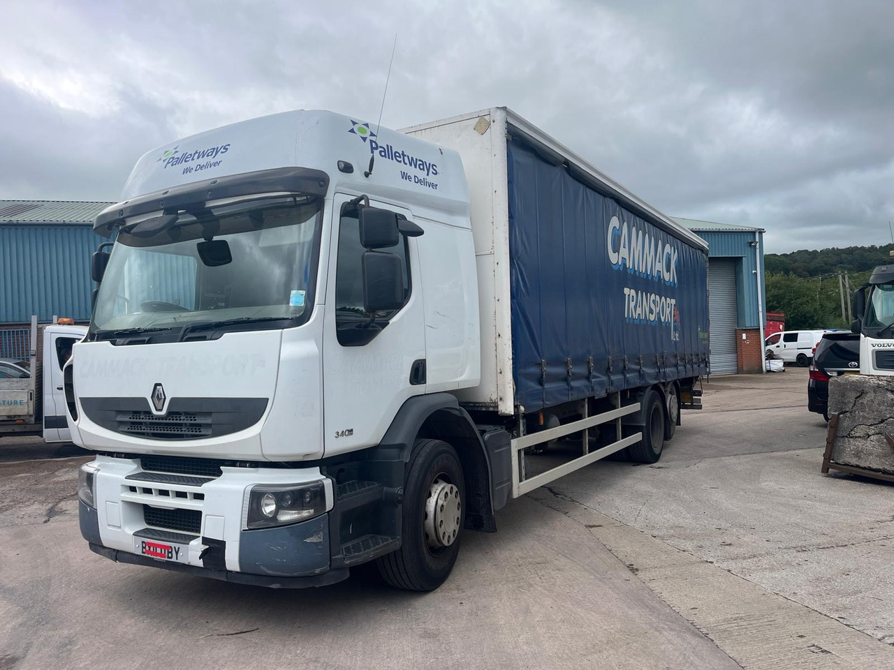 Renault Premium - Curtainsider truck: picture 1 Renault Premium - Curtainsider truck: picture 1