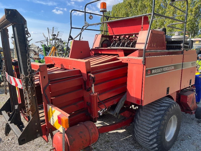 Massey Ferguson 187 - Square baler: picture 4 Massey Ferguson 187 - Square baler: picture 4