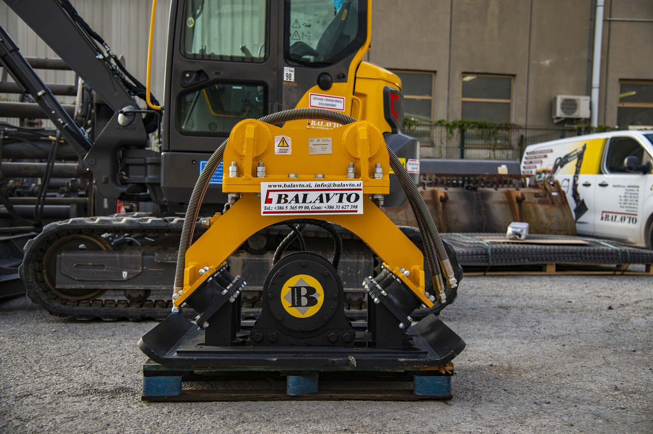 Plate compactor Vibro BAT08 - Attachment for Excavator: picture 1 Plate compactor Vibro BAT08 - Attachment for Excavator: picture 1