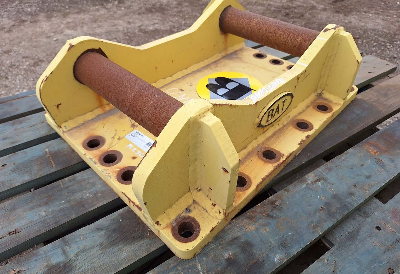 Attachment plate VIBRO BAT 06 - Quick coupler for Excavator: picture 5 Attachment plate VIBRO BAT 06 - Quick coupler for Excavator: picture 5