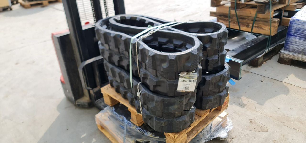 ITR 250x109x38W - Track for Construction machinery: picture 1 ITR 250x109x38W - Track for Construction machinery: picture 1