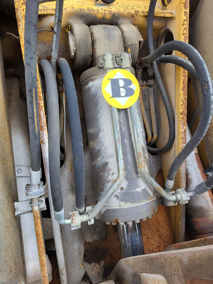 Volvo tilt cylinder - Spare parts for Loader: picture 2 Volvo tilt cylinder - Spare parts for Loader: picture 2