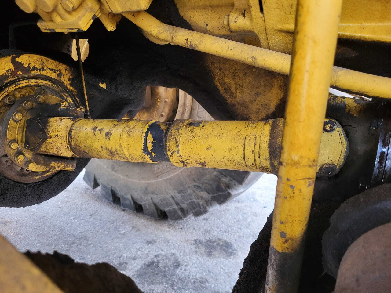 Volvo drive shaft - Drive shaft for Loader: picture 2 Volvo drive shaft - Drive shaft for Loader: picture 2