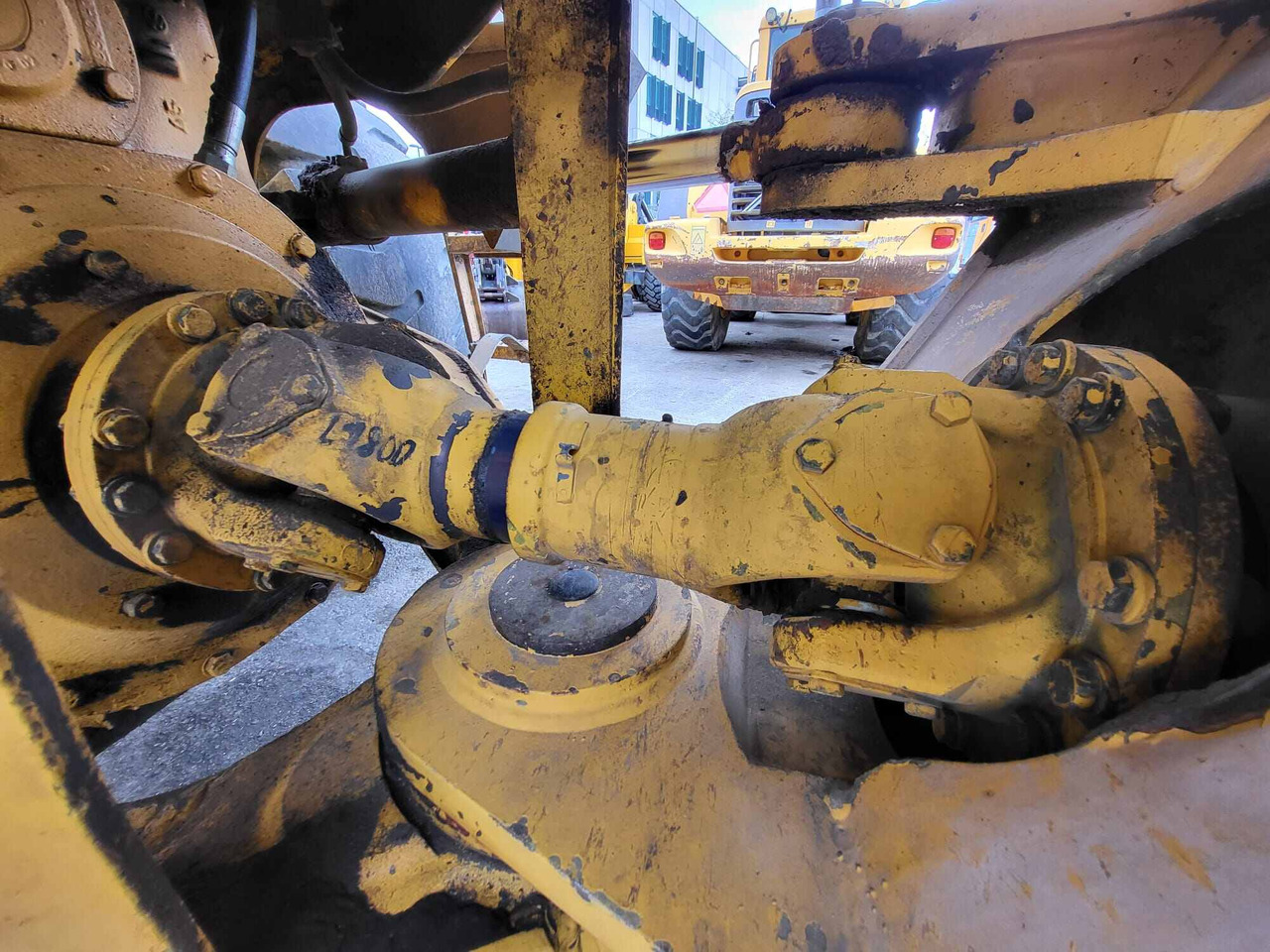 Volvo drive shaft - Drive shaft for Loader: picture 2 Volvo drive shaft - Drive shaft for Loader: picture 2