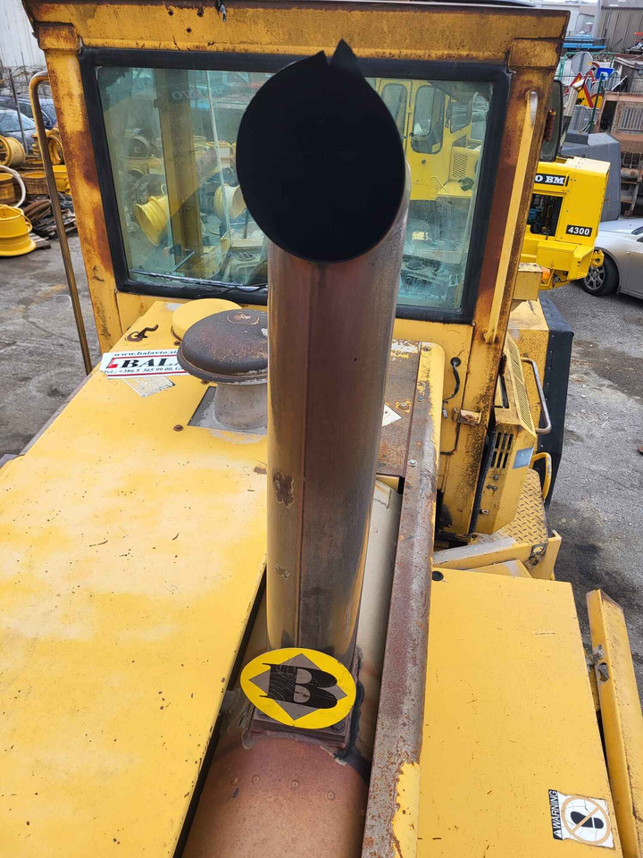 Volvo exhaust pipe - Exhaust pipe for Loader: picture 1 Volvo exhaust pipe - Exhaust pipe for Loader: picture 1