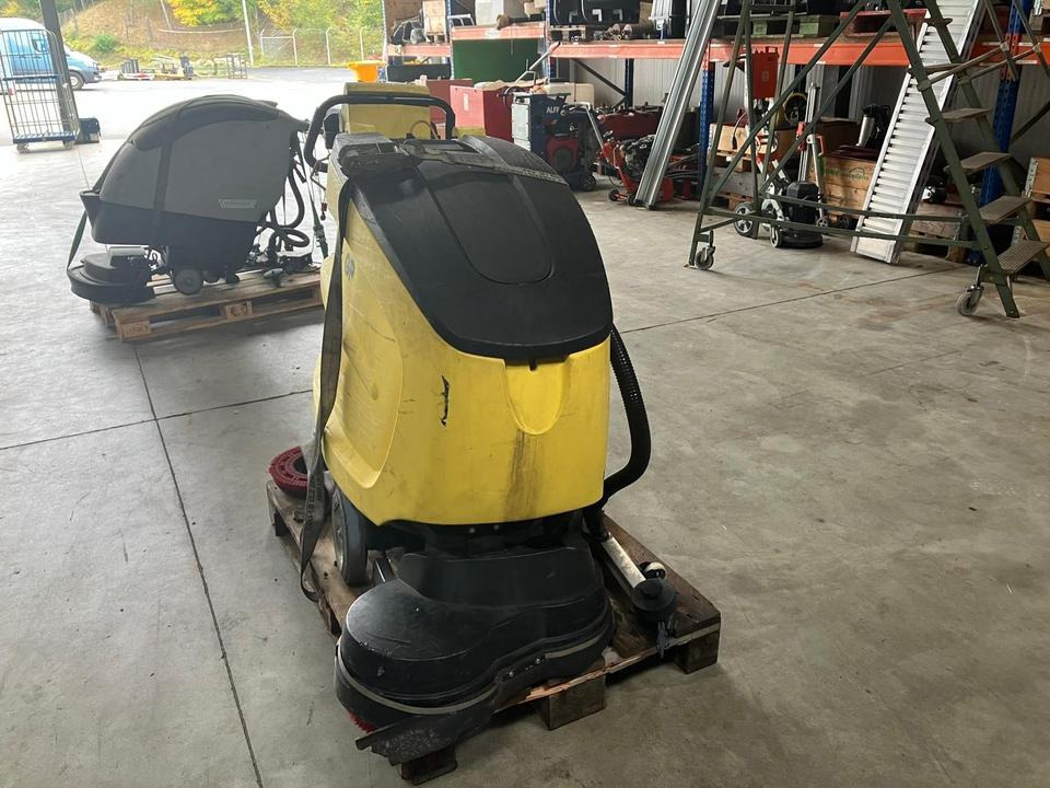 Kärcher BD 55/60W Putzmaschine Akku defekt, Teileträger - Scrubber dryer: picture 3 Kärcher BD 55/60W Putzmaschine Akku defekt, Teileträger - Scrubber dryer: picture 3